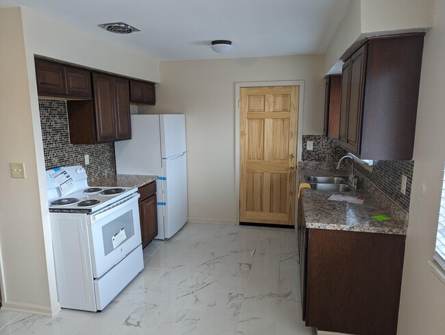 Building Photo - 25337 S Montmartre Ct Unit 2