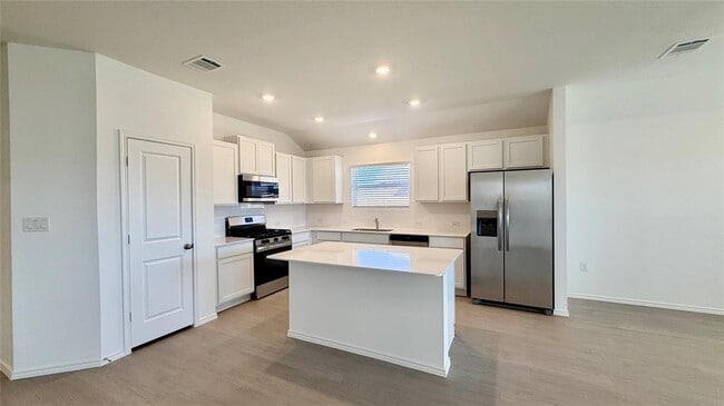 Photo - 205 Corniche Cir