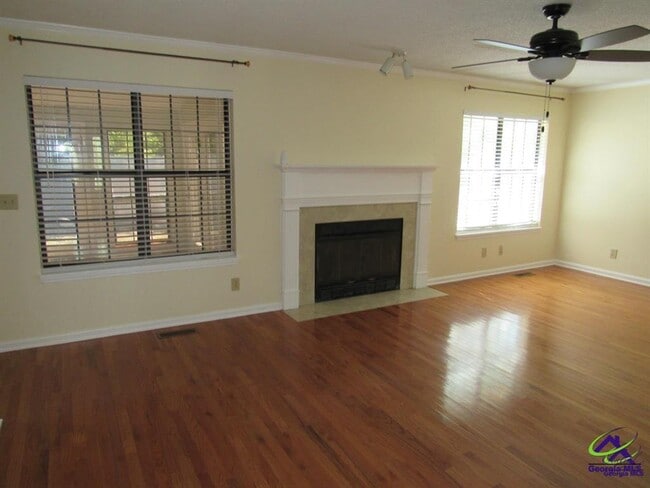 Photo - 100 Sunchase Ct