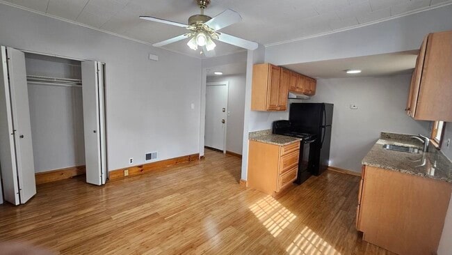 Photo - 90 Wallace St Unit 2