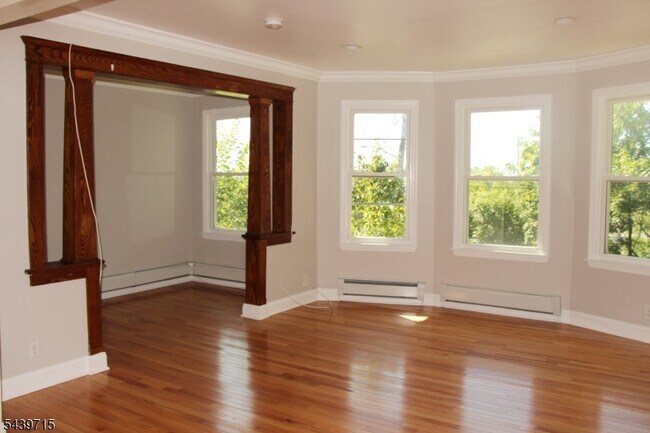 Photo - 420 Lakeview Ave