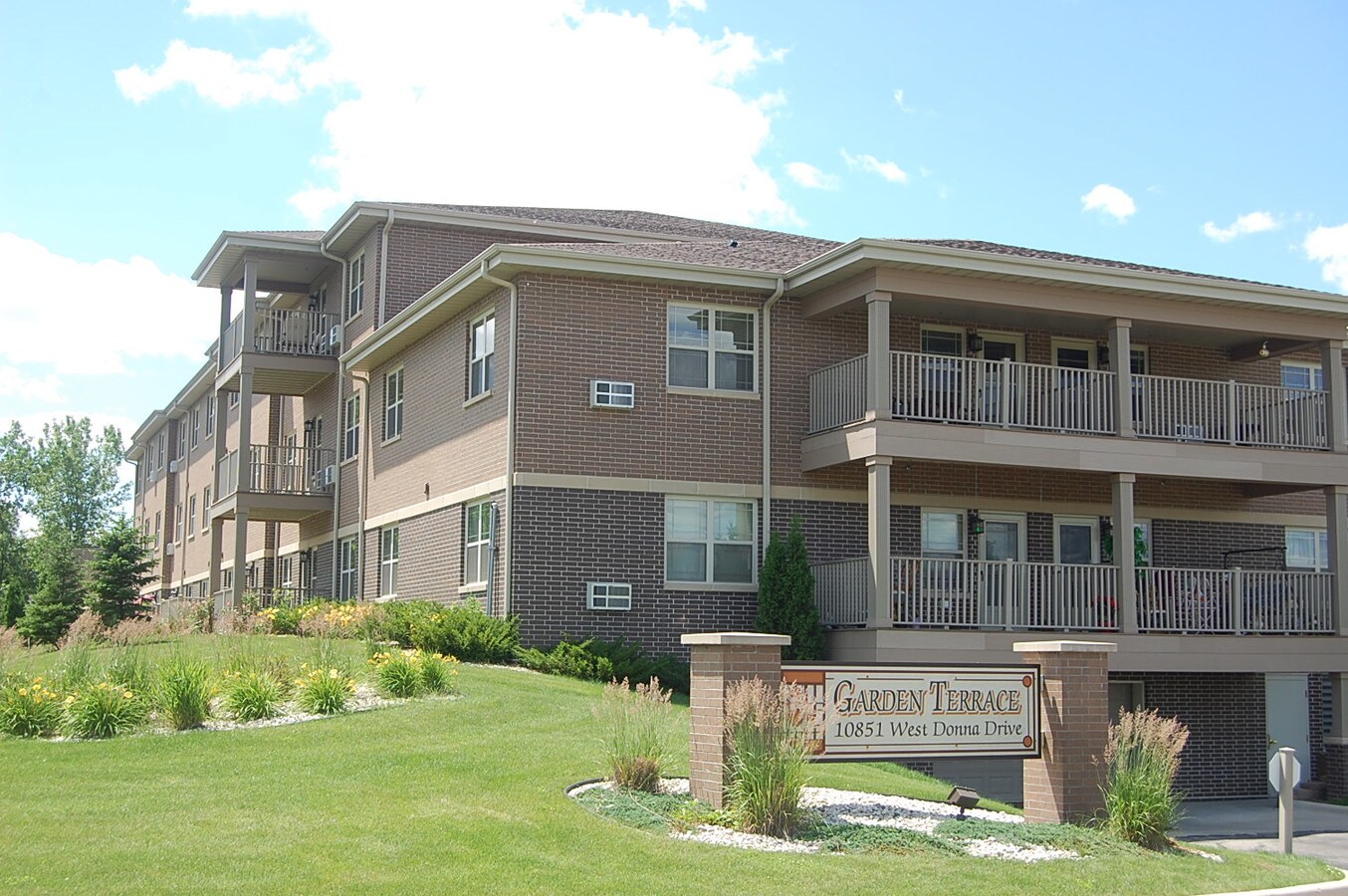 Garden Place 55 Apartments For Rent In Milwaukee Wi Forrentcom