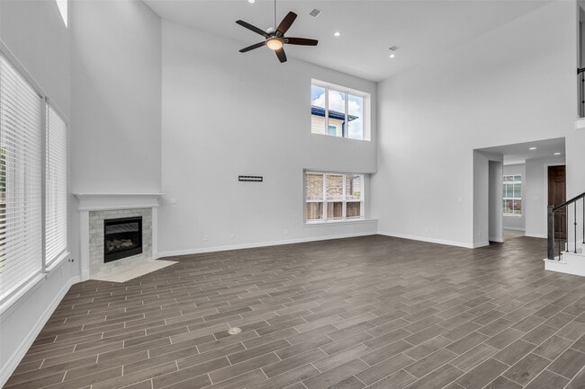 Photo - 2115 Jitterbug Ln