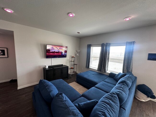 Photo - 121 Escala Way