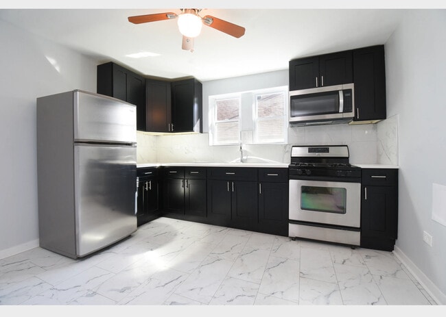 Photo - 5128 W Henderson St Unit 3