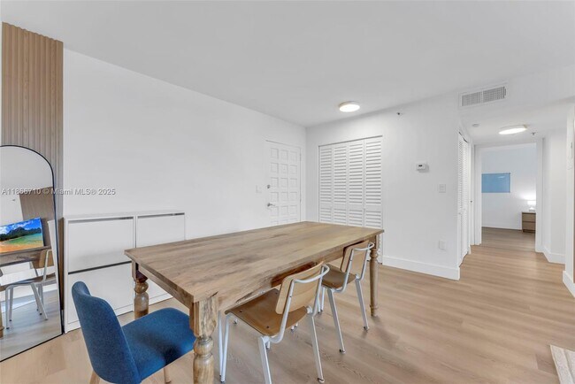 Photo - 650 NE 64th St Unidad G209
