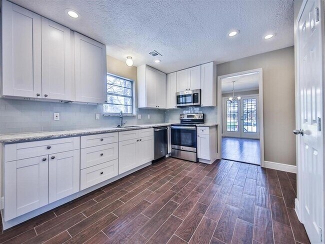 Photo - 10519 Laneview Dr