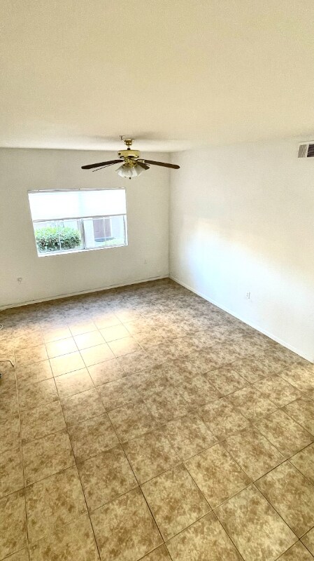 Photo - 10245 S Maryland Pkwy Unidad 144