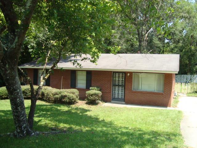 Nice Three Bedroom and One Bath Home Avail... - Nice Three Bedroom and One Bath Home Avail...