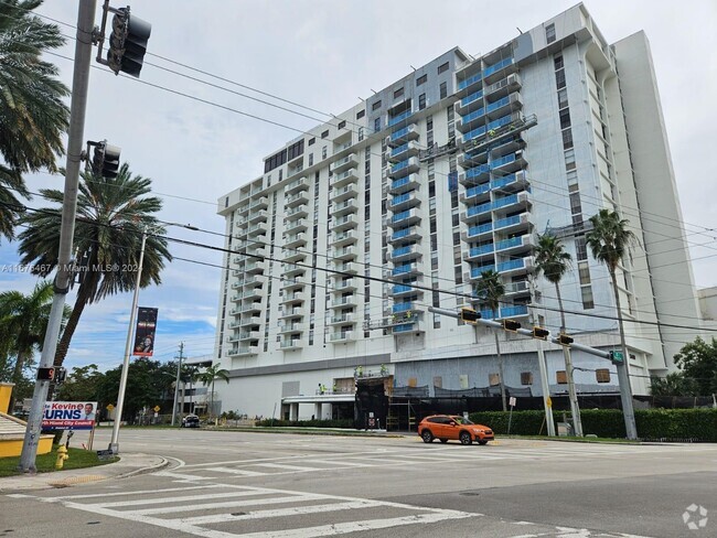 Building Photo - 13499 Biscayne Blvd Unit 805 Rental