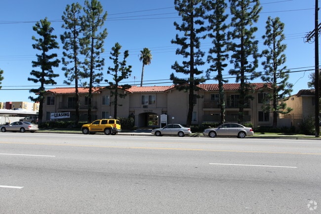Balboa Grande Apartments