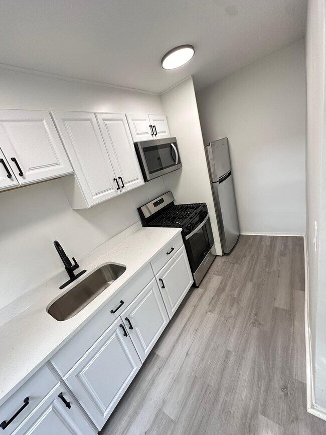 109 S 7th Ave Unit 5