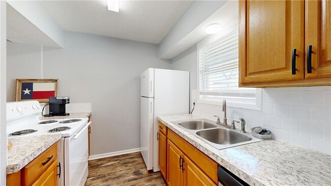 Photo - 1325 Airline Dr