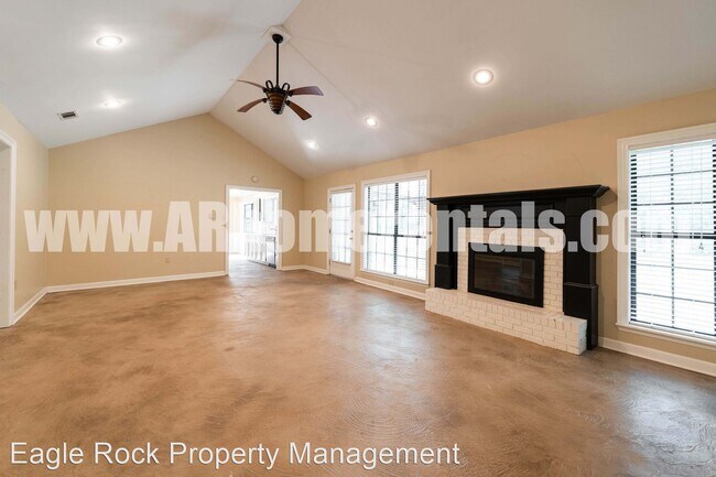 3 br, 2 bath House - 41 White Oak Dr