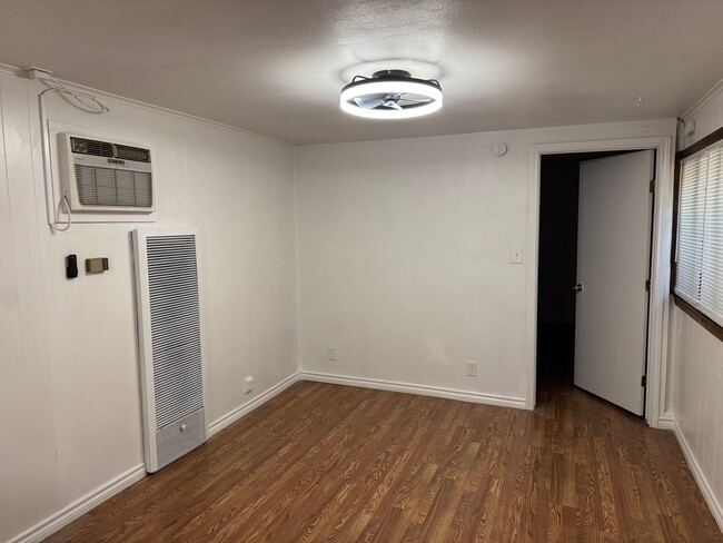 Photo - 2708 20th St Unidad Rear