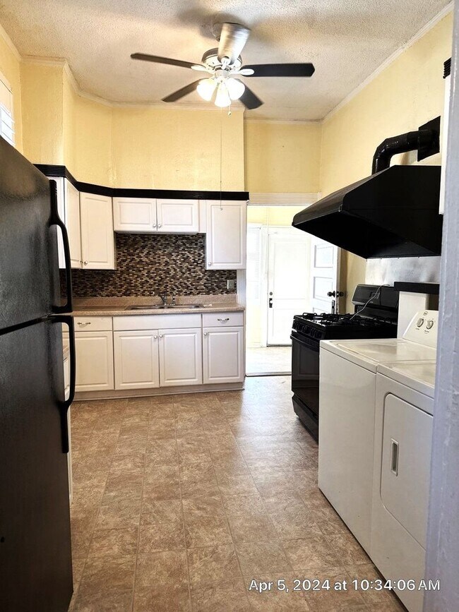 Photo - 32 N Cooper St