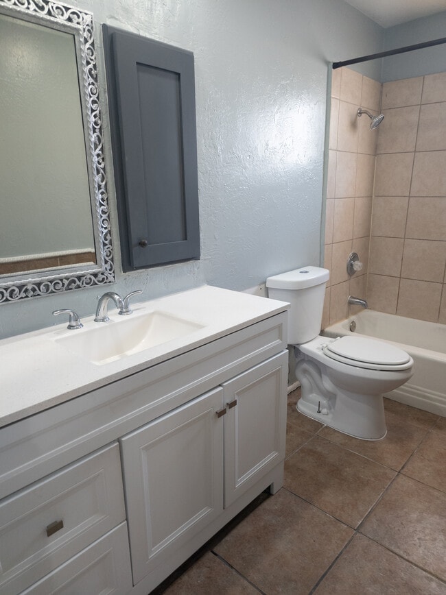 Photo - 506 N Hunt Dr