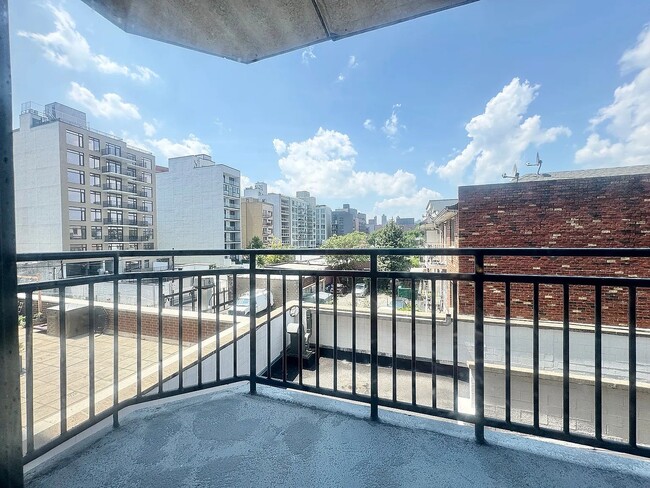 Photo - 14-56-56 31st Dr
