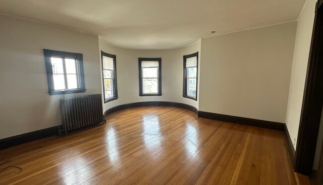 Photo - 72 Thurston St Unit 2A
