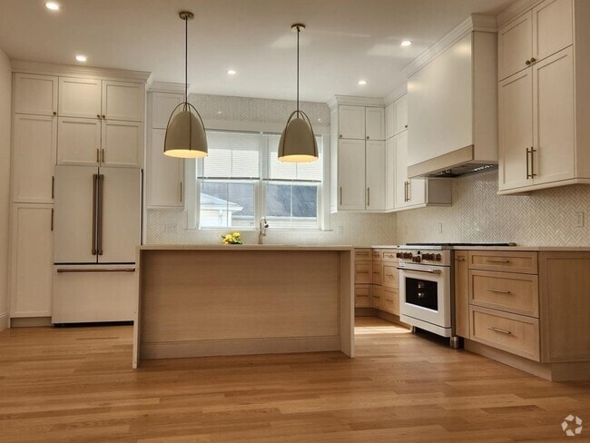Building Photo - 15 Emerald St Unit 1 Rental