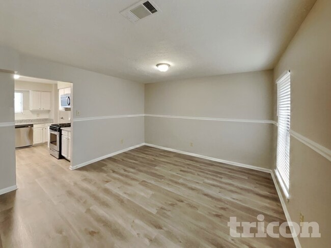 Photo - 8111 Silver Fir Dr