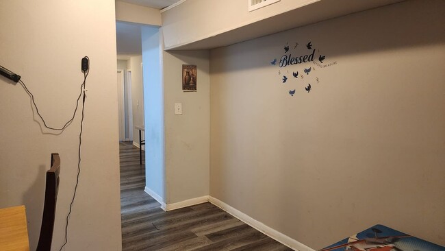 Photo - 7542 Meadow Ave