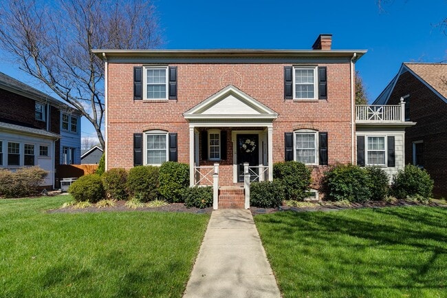 Building Photo - 4524 Fitzhugh Ave Unit #2