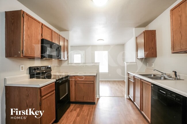 Photo - 16773 Lowell Dr