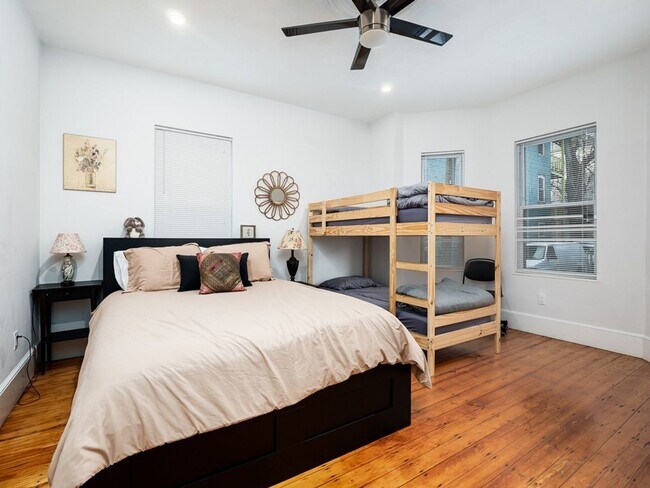 Photo - Massive 6-Bed, 3.5-Bath Apartment Near Northeastern — In-Unit Laundry & Central A/C!