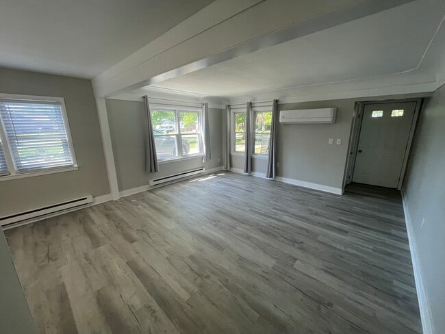 Photo - 5032 Boyd Ave NE