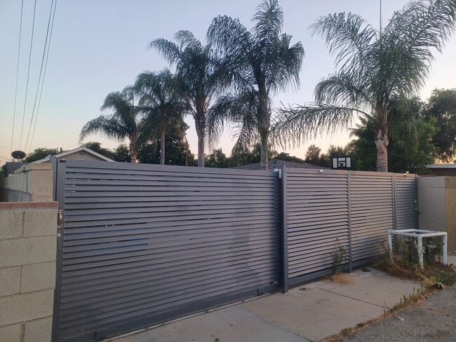 Photo - 213 E Park St Unit B