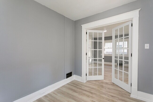 Photo - Renovated 4 bedroom/1bath available 11/2025.