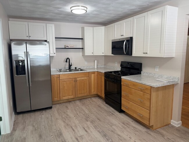 Photo - 17325 Savage St