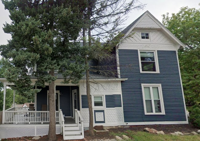 Building Photo - 1512 Main St Unit 1