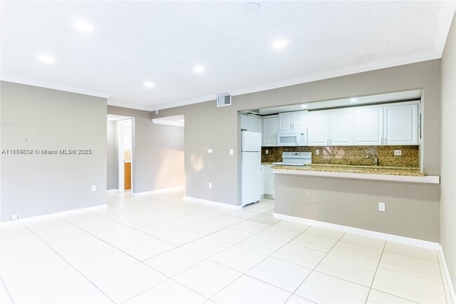 Photo - 17600 NW 68th Ave Unit B2005