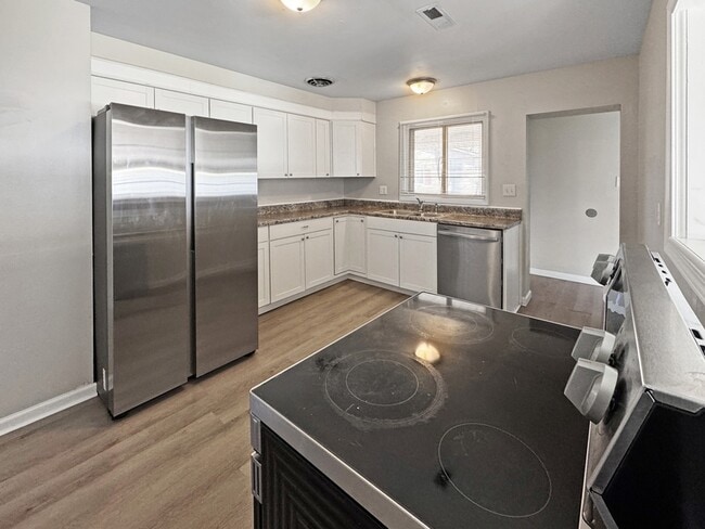 Photo - 1707 Buena Vista Cir SE