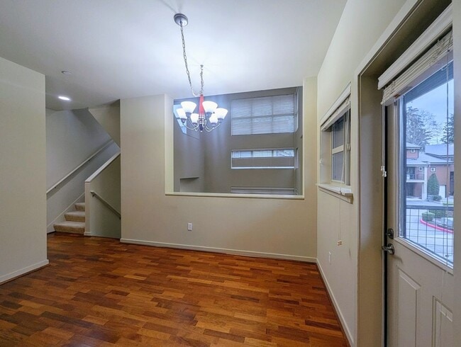 Photo - 2Bd/2.25Ba Mukilteo Townhouse