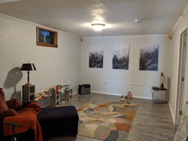 Building Photo - 801 Meng Dr