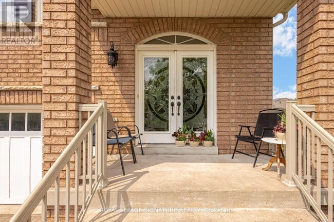 Photo - 1156 Cotswold Ct
