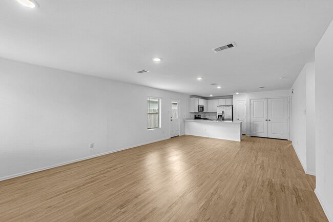 Photo - 13769 Kit Run