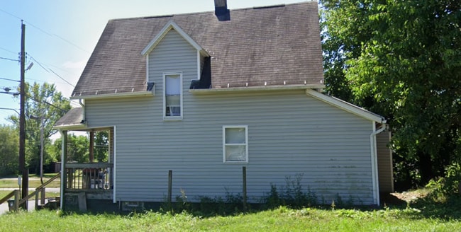 Photo - Charming 3-Bedroom Bungalow | Cozy, Affordable & Convenient Living