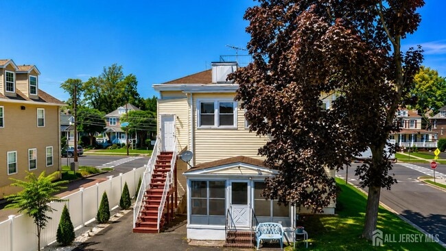 187 Main St Unit 1 E