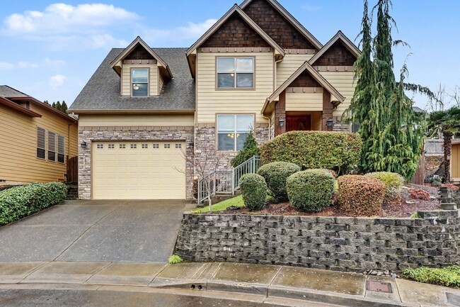 Building Photo - 4 bed, 2.5 bath Two-Story Home in West Salem