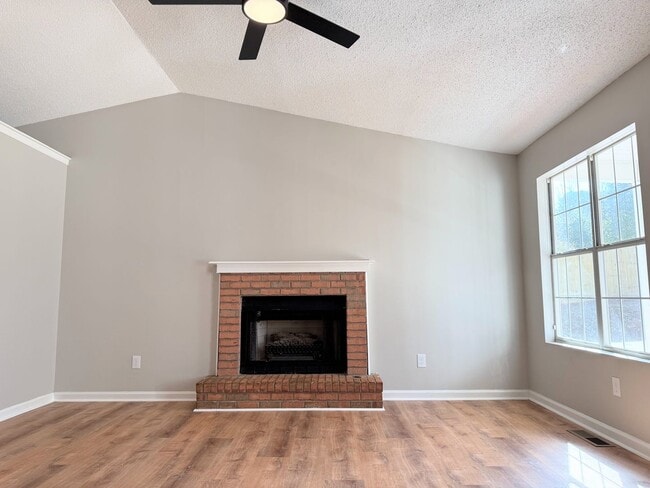 Photo - Located in Carrollton!!!