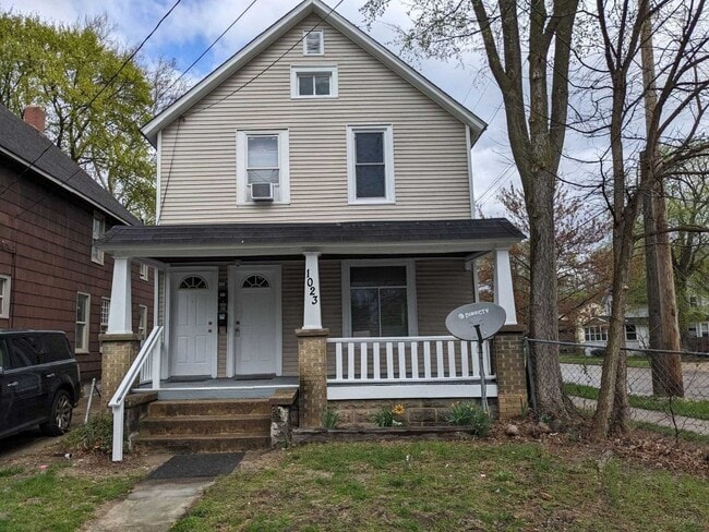 Building Photo - 1023 Washington Ave Unit 1 Rental