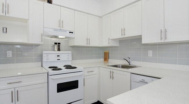 Photo - Breakers Unit 00503