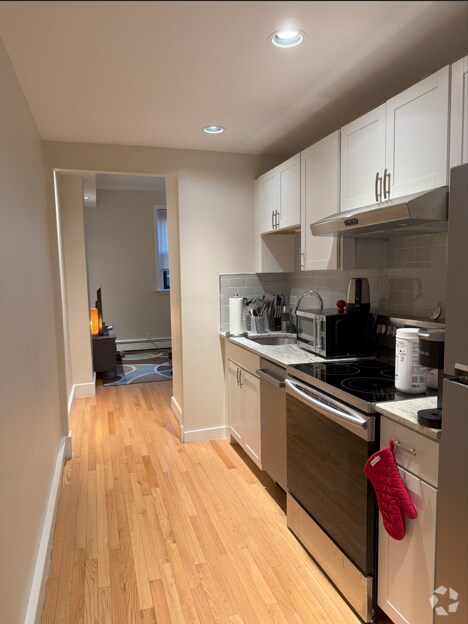 Building Photo - 30 Peterborough St Unit D Rental