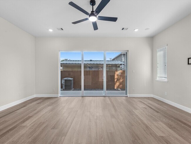 Photo - 603 N Milby St