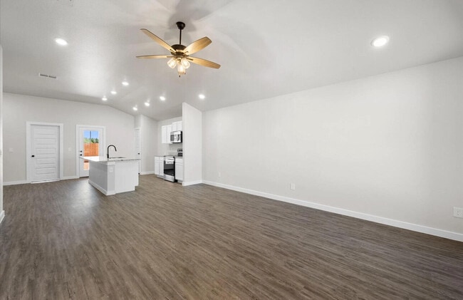 Photo - 2154 Kokomo Ave