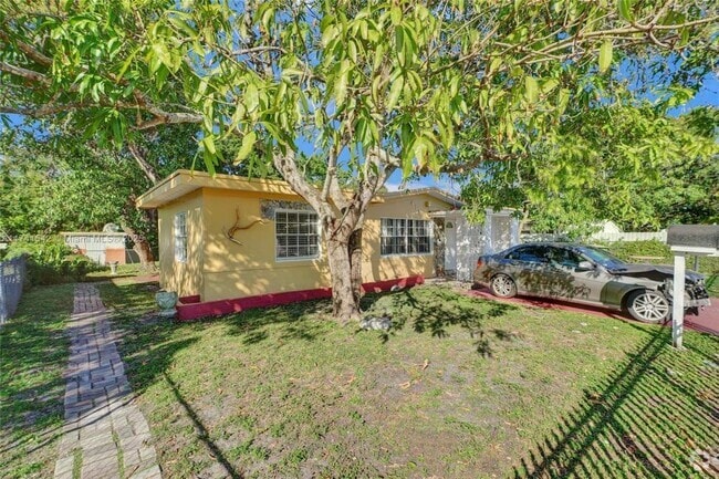 Building Photo - 3 bedroom in North Miami FL 33168 Rental